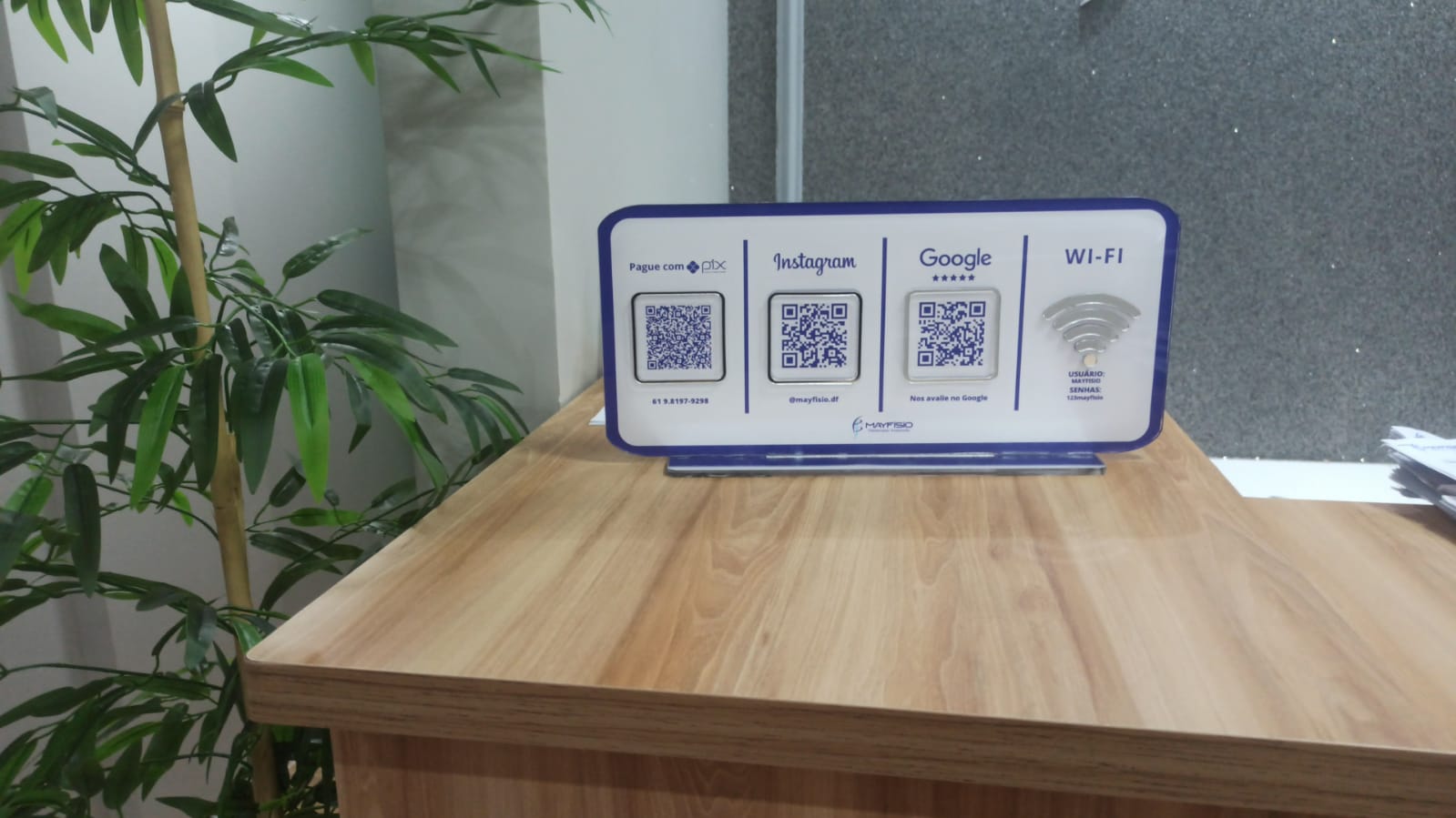 Display Acrílico WiFi